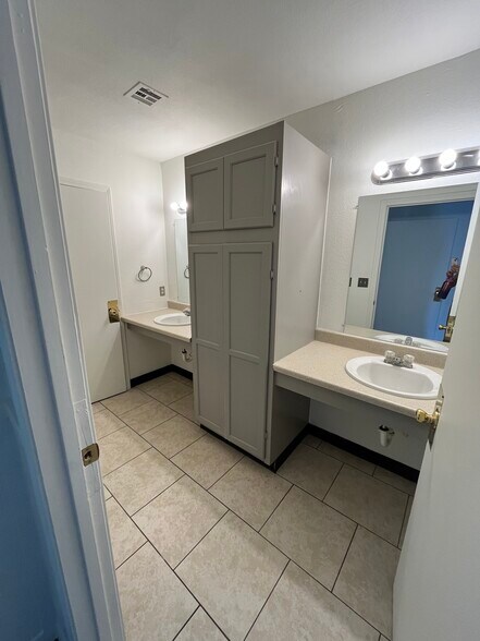 More Photos Of 101-105 E 32nd Ave, Stillwater Apartments For Sale