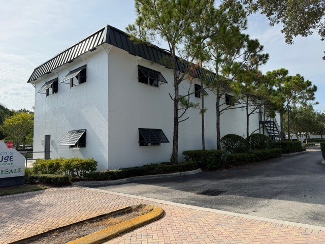 More Photos Of 800 W Indiantown Rd, Jupiter Storefront Retail Office For Sale