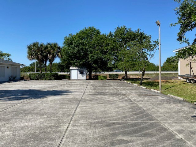 More Photos Of 240 SE Interstate Ct, Palm Bay Warehouse For Sale