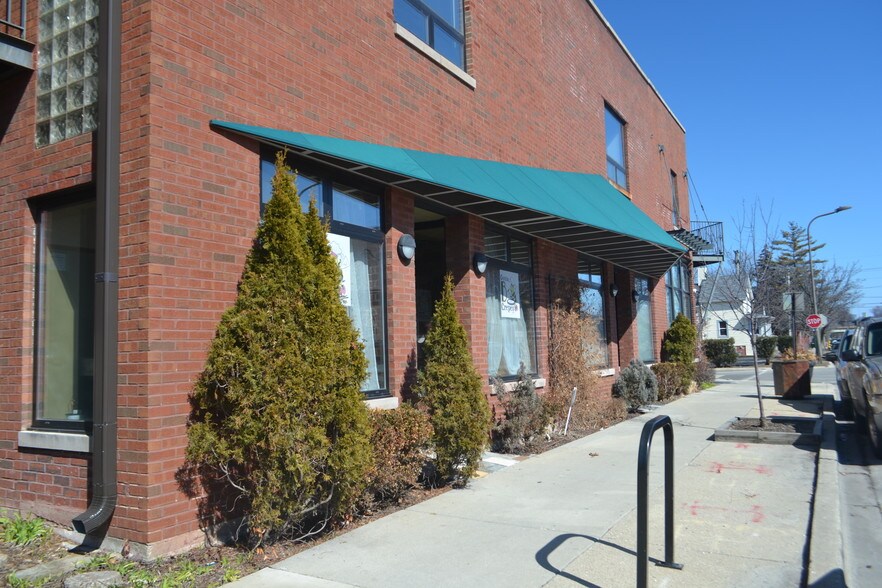 More Photos Of 1601-1607 Simpson St, Evanston Office For Sale