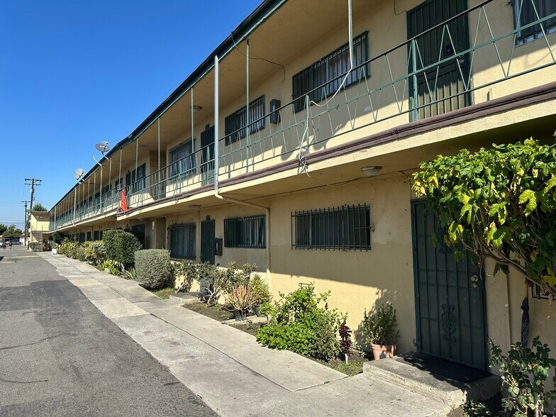 More Photos Of 5030 Santa Ana, Cudahy Apartments For Sale