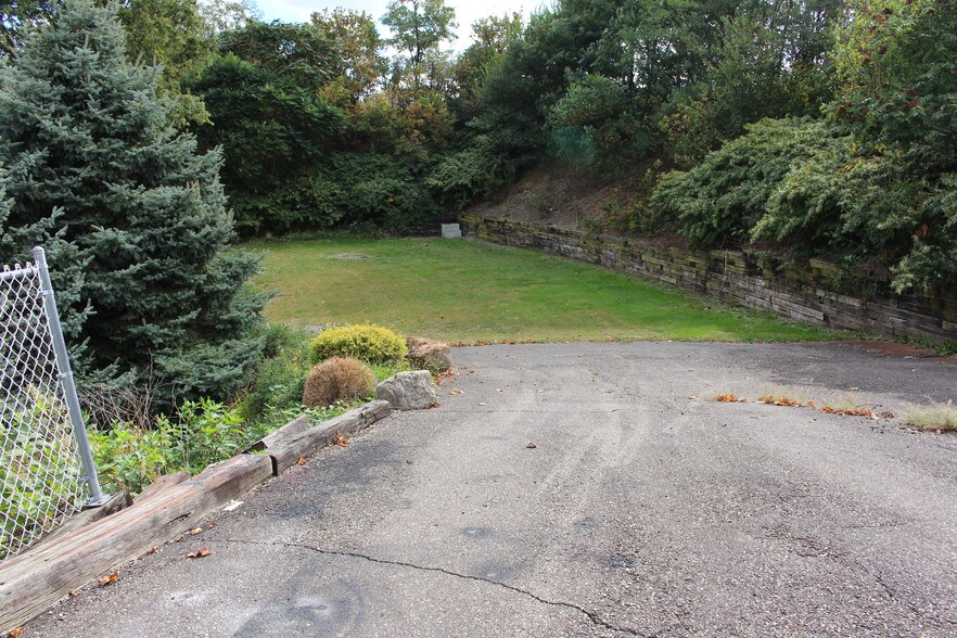 More Photos Of 725 Main St, Wintersville Restaurant For Sale