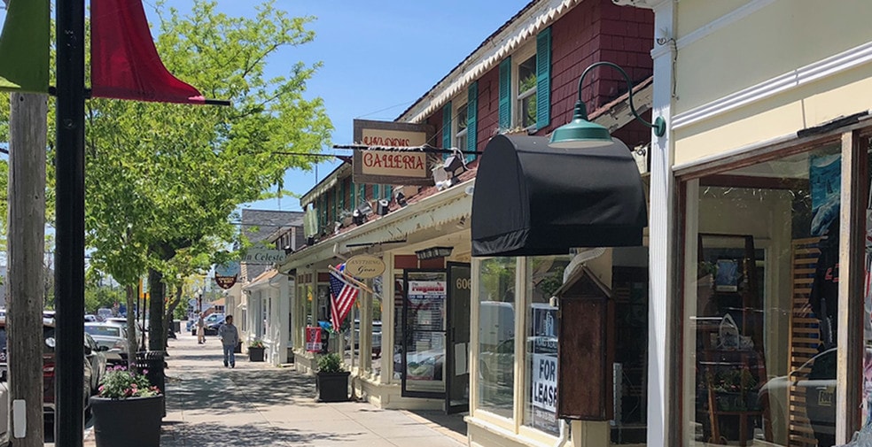 More Photos Of 606 Main St, Hyannis Restaurant For Lease