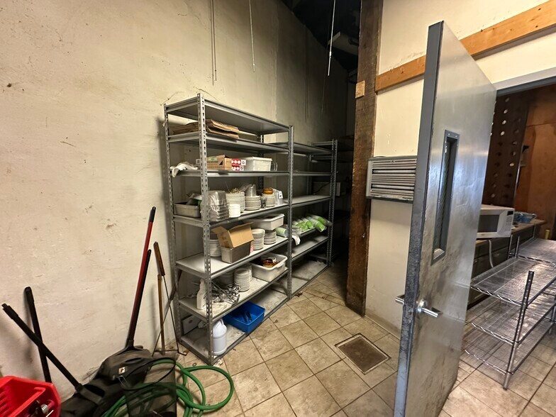 More Photos Of 638 Lake St, Wilson Freestanding For Sale