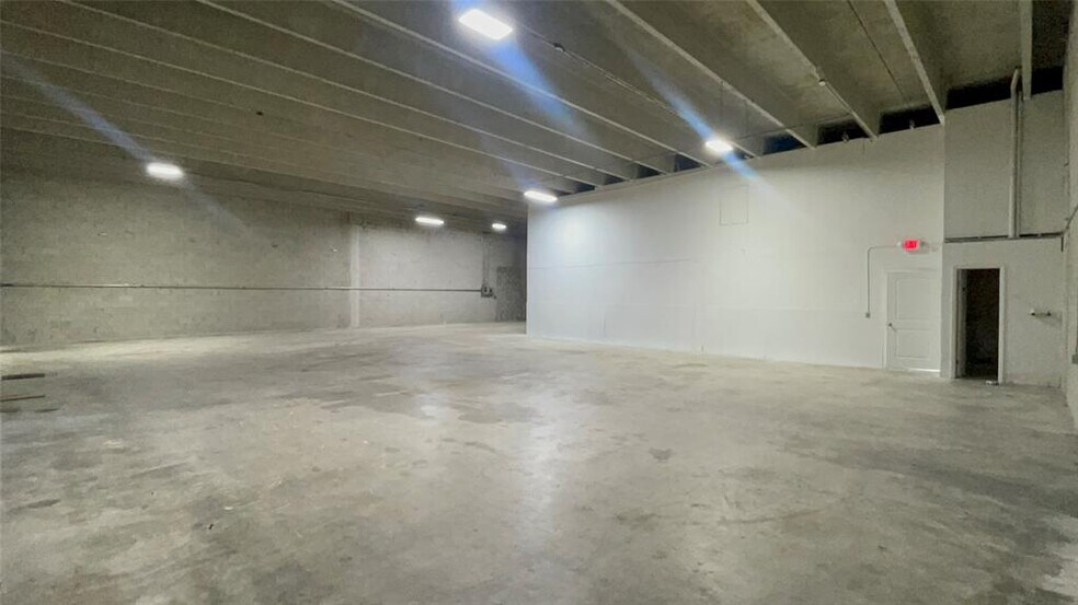 More Photos Of 5220 NW 72nd Ave, Miami Warehouse For Lease