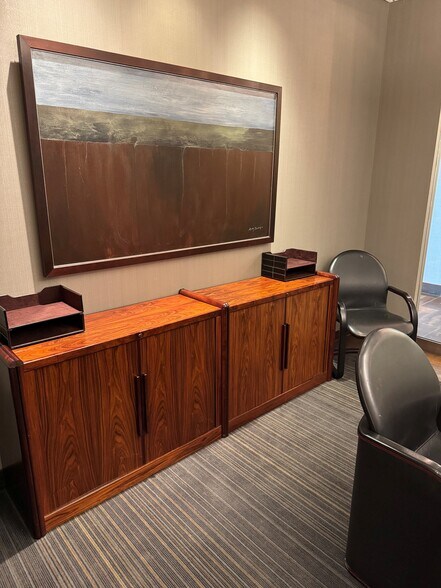 More Photos Of 7226 Lee Deforest Dr, Columbia Medical For Sale