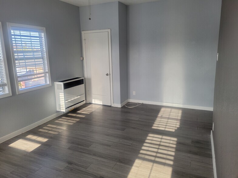 More Photos Of 1050 E Hellman St, Long Beach Apartments For Sale