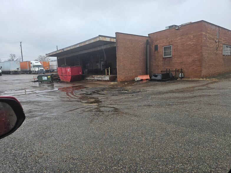More Photos Of 1038 Triplett Blvd, Akron Manufacturing For Sale