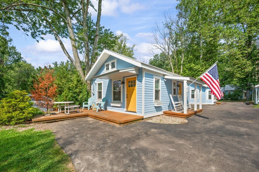 More Photos Of 5358 Paw Paw Lake Rd, Coloma Apartments For Sale