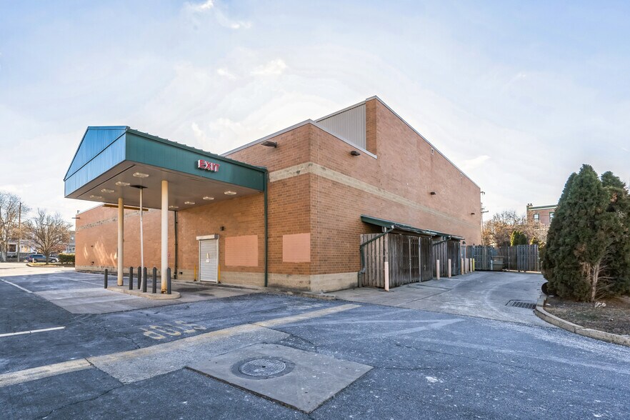 More Photos Of 300-318 N 63rd St, Philadelphia Drugstore For Lease