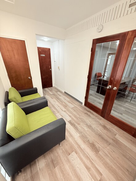 More Photos Of 80 E Old Country Rd, Mineola Office For Lease