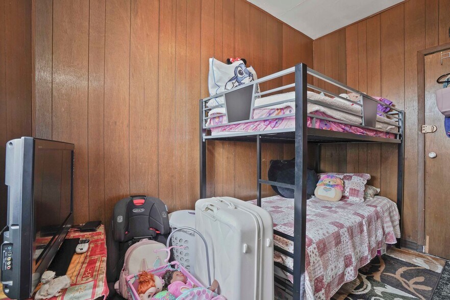 More Photos Of 6703 Myrtle Ave, Glendale Apartments For Sale