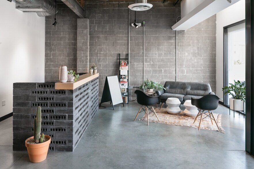 More Photos Of 4312 W Jefferson Blvd, Los Angeles Office For Lease