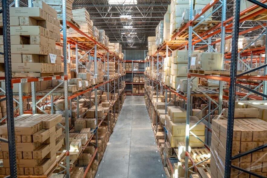 More Photos Of 10035 Federal Dr, Colorado Springs Distribution For Lease