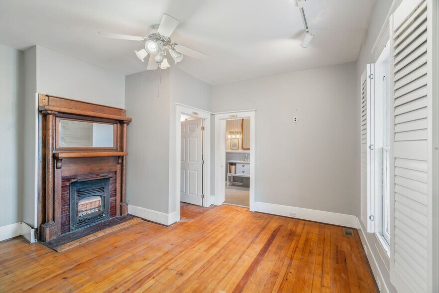 More Photos Of 406 Wharf St, Loudon Funeral Home For Sale