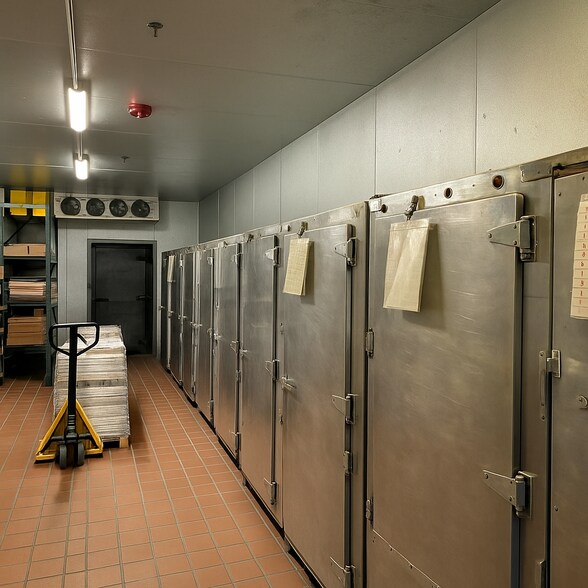 More Photos Of 7700 NW 37th Ave, Miami Manufacturing For Lease