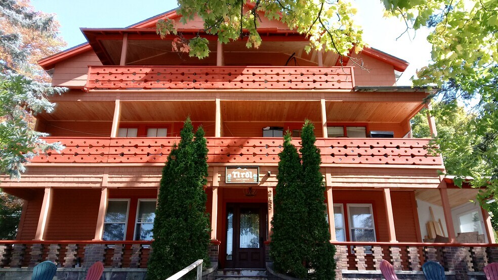 Primary Photo Of 2755 Main St, Lake Placid Apartments For Sale