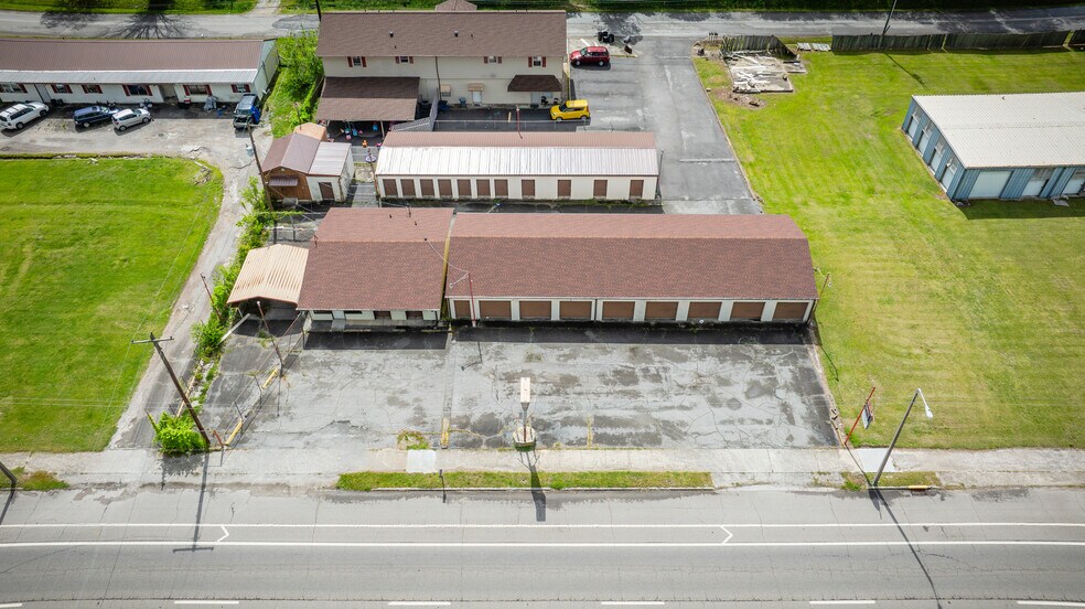 More Photos Of 570 S Gateway Ave, Rockwood Industrial For Sale