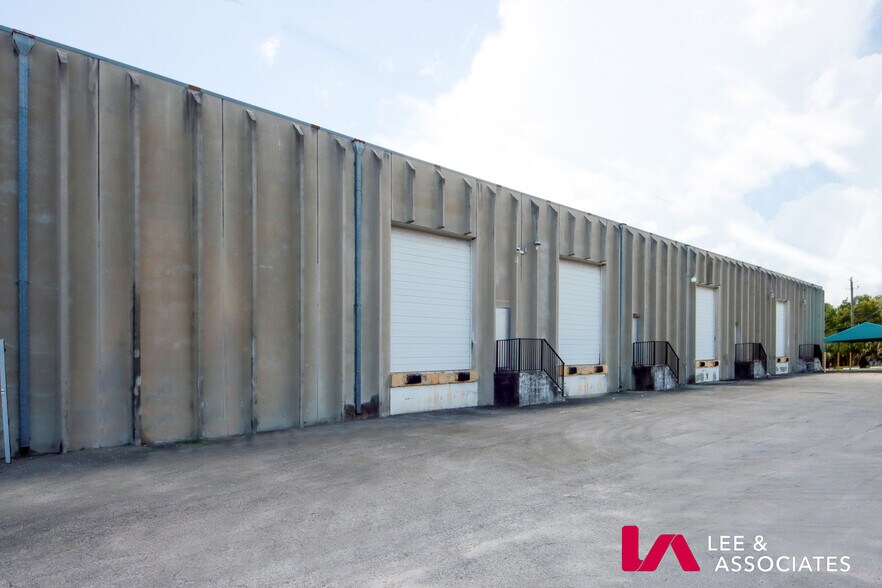 More Photos Of 1401 SW 8th St, Pompano Beach Warehouse For Lease
