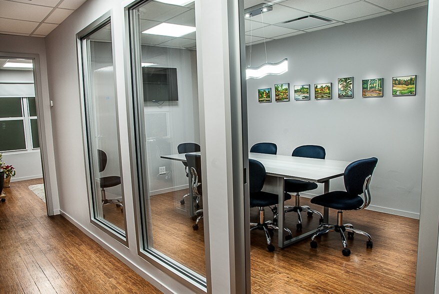 More Photos Of 30 W Main St, Riverhead Office For Lease