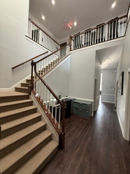 More Photos Of 7 Brendan Way, Greenville Storefront Retail Office For Lease