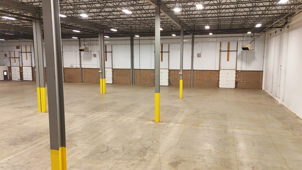More Photos Of 30B Post Rd, Colonie Warehouse For Lease