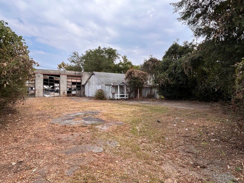 More Photos Of 675 Powder Springs St, Marietta Specialty For Sale