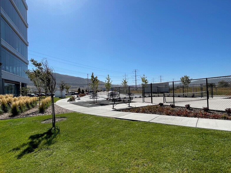 More Photos Of 344 W 13800 S, Draper Office For Lease