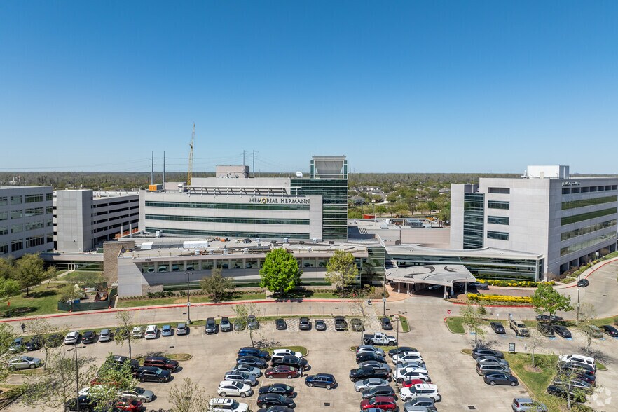Primary Photo Of 17402 W Grand Pky S, Sugar Land Medical For Lease