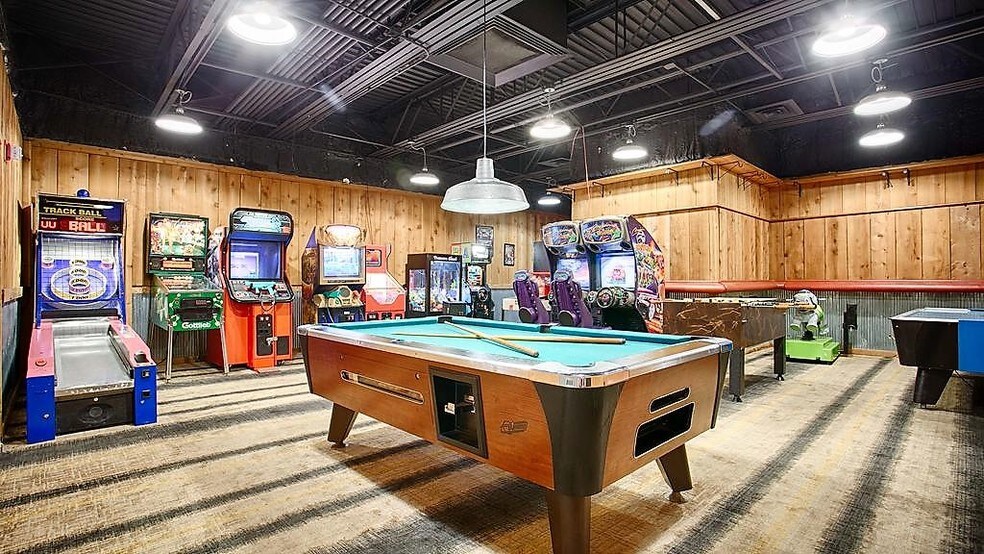 More Photos Of 8514 State Highway 76, Branson West Hotel For Sale
