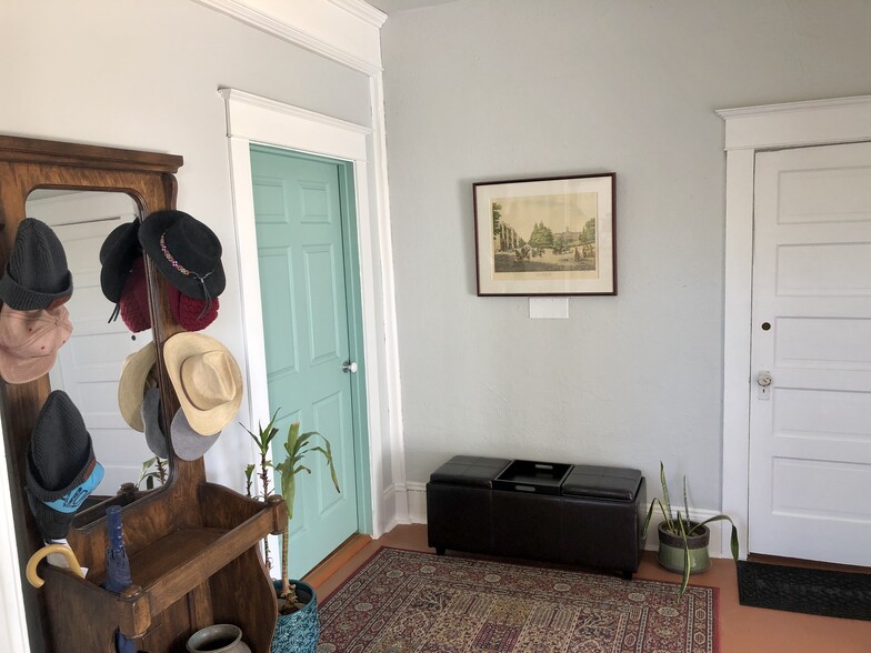 More Photos Of 7809 NE Everett St, Portland Religious Facility For Lease
