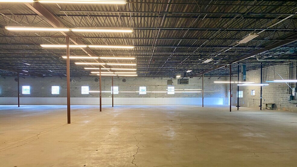 More Photos Of 2411 Sullivan Rd, College Park Warehouse For Lease