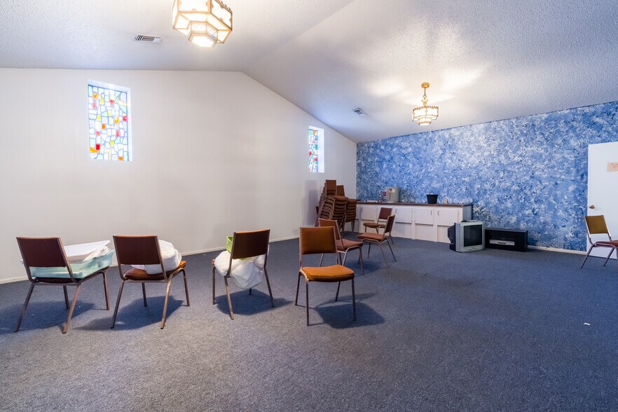 More Photos Of 1809 34th St, Lubbock Religious Facility For Sale