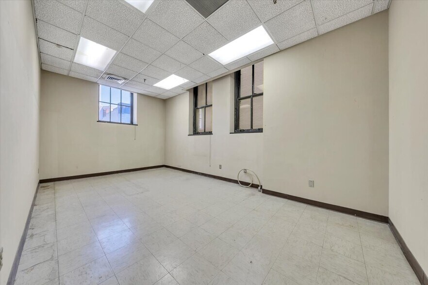 More Photos Of 202-204 S Jefferson St SE, Roanoke Office For Sale