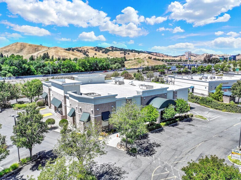 More Photos Of 3340 N Texas St, Fairfield Drugstore For Lease