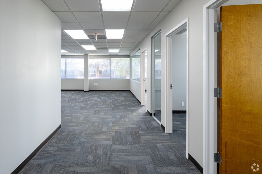 More Photos Of 10014 N Dale Mabry Hwy, Tampa Unknown For Lease