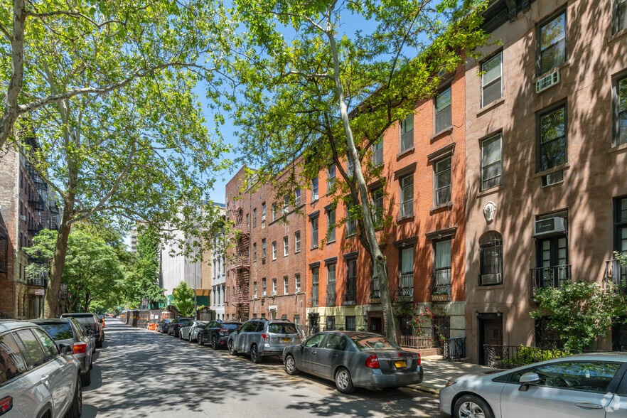 More Photos Of 347 E 19th St, New York Apartments For Sale