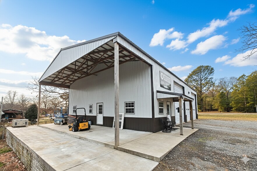 More Photos Of 32514 Highway 82, Cookson Flex For Sale