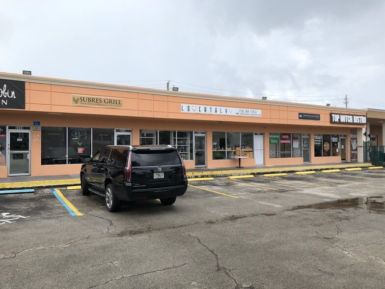 More Photos Of 2210-2220 NE 123rd St, Miami Restaurant For Lease