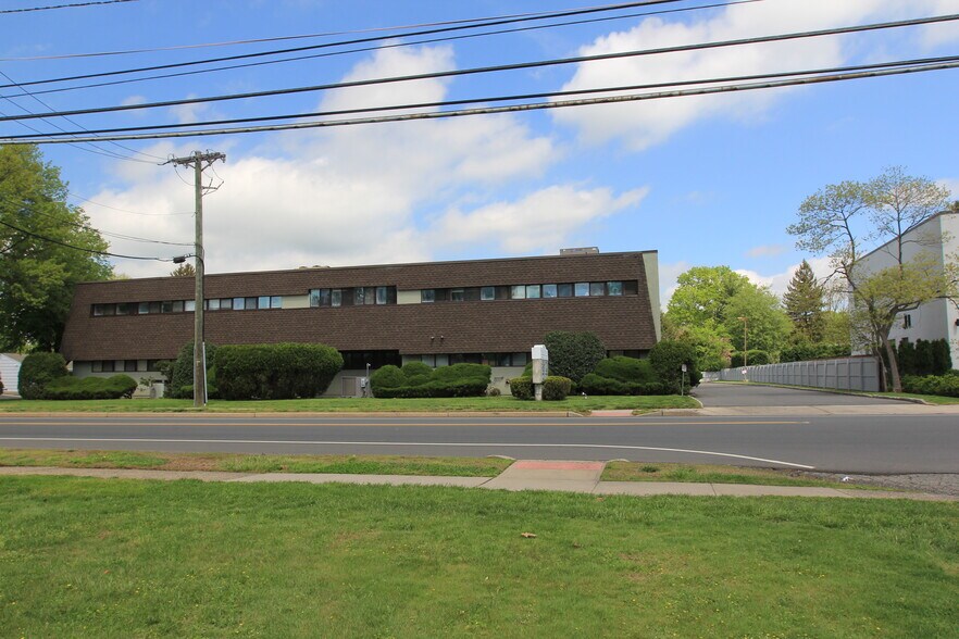 More Photos Of 2509 Park Ave, South Plainfield Office For Lease