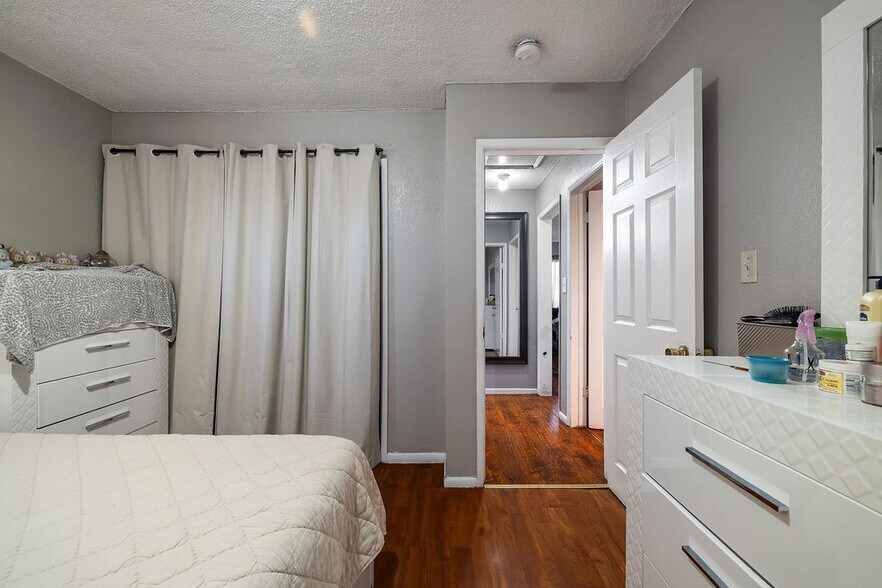 More Photos Of 115 S Fresno St, Los Angeles Apartments For Sale