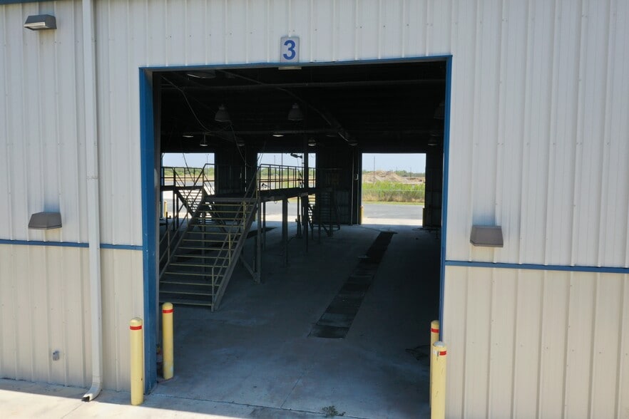 More Photos Of 10310 Fischer Rd, Von Ormy Manufacturing For Sale