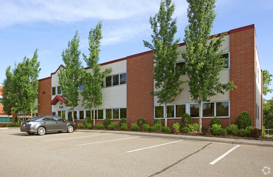 More Photos Of 1345 Corporate Center Curve Dr, Eagan Office For Lease