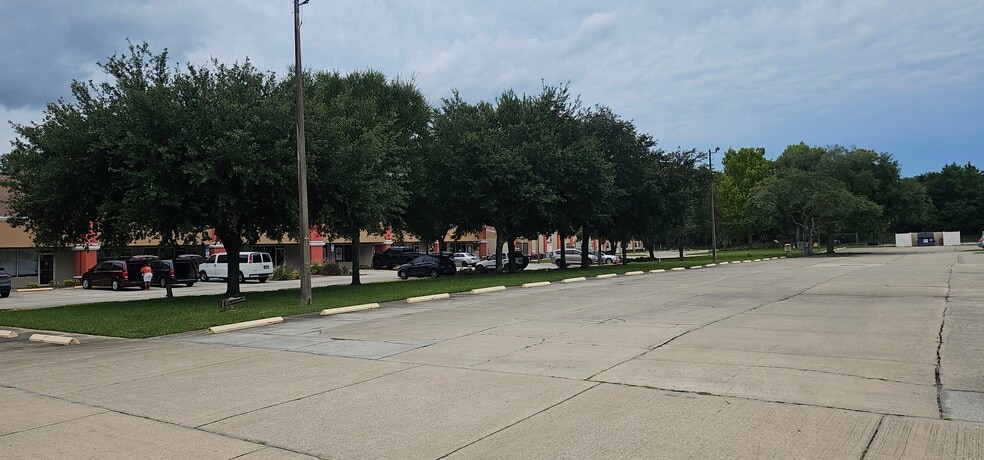 More Photos Of 2405 E Graves Ave, Orange City Unknown For Lease