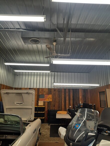 More Photos Of 1124 E Houston Ave, Crockett Freestanding For Sale