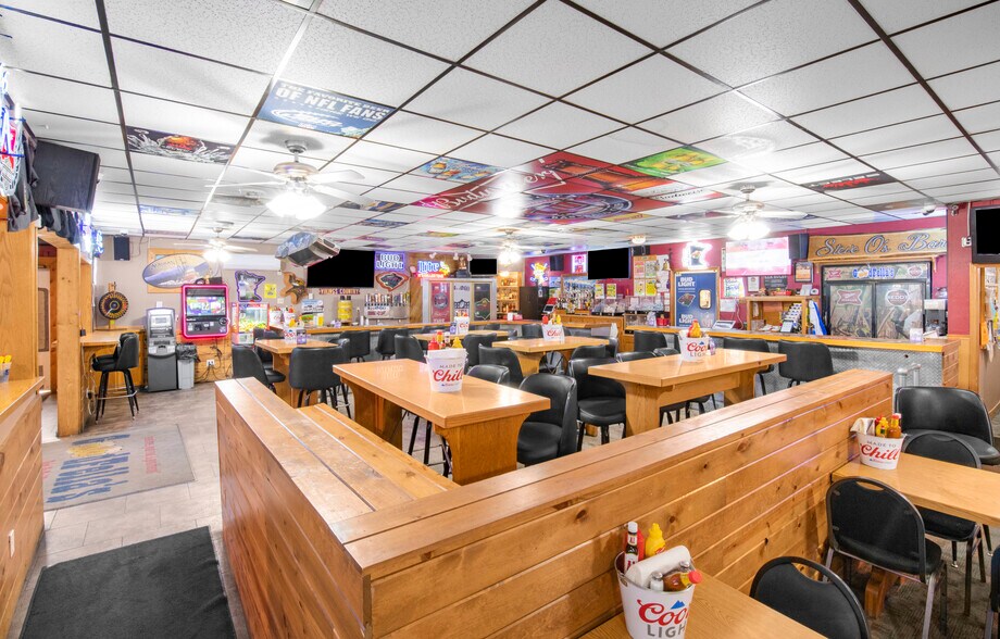 More Photos Of 14351 NE 78th St, Foley Restaurant For Sale