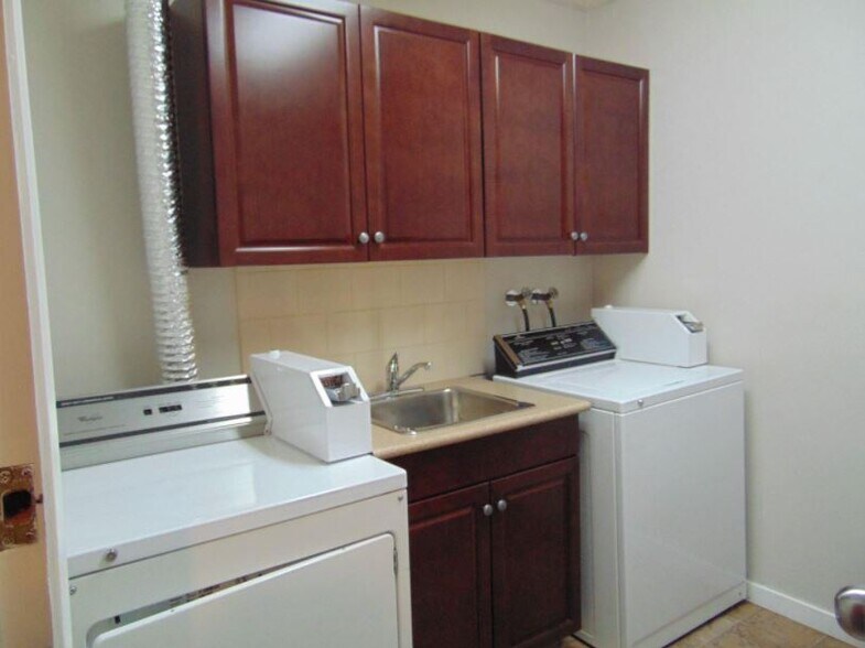 More Photos Of 9804 104th St, Fort Saskatchewan Office Residential For Sale