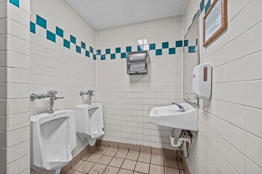 More Photos Of 1512 US Highway 70 E, New Bern Fast Food For Sale