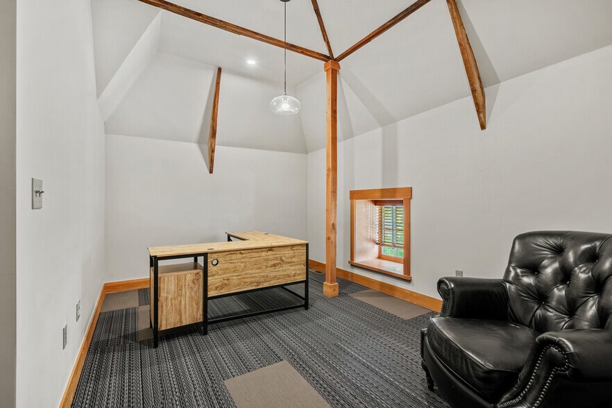 More Photos Of 720 Poyntz Ave, Manhattan Office For Sale