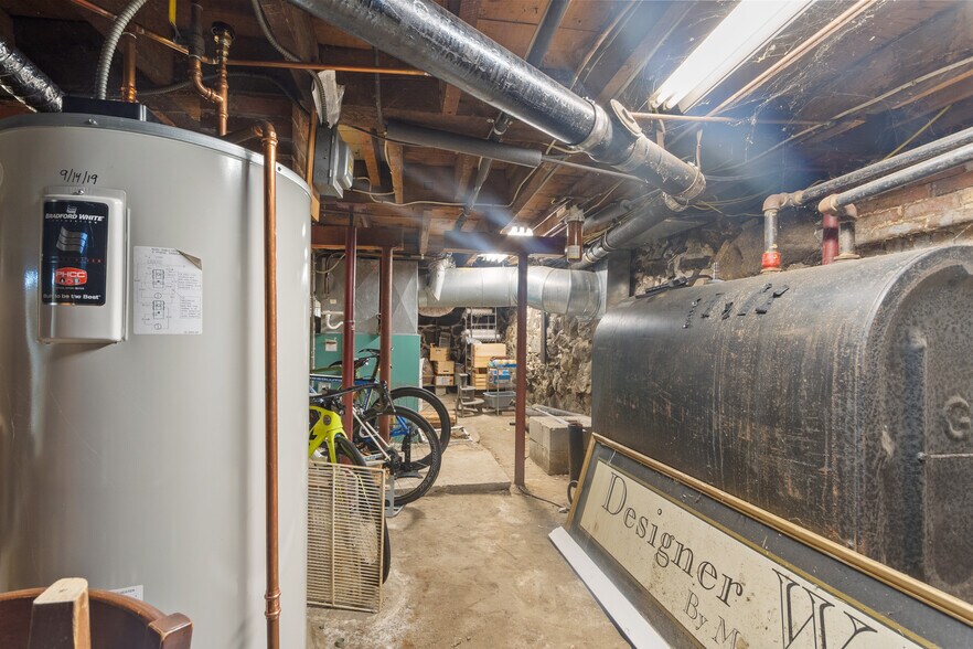 More Photos Of 561 Main St, Boxford General Retail For Sale